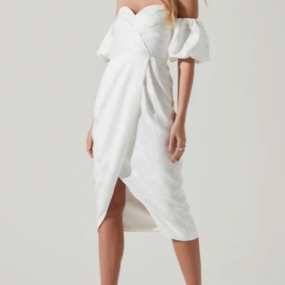 ZURINA OFF SHOULDER PUFF SLEEVE MIDI DRESS - Picture 2 of 6